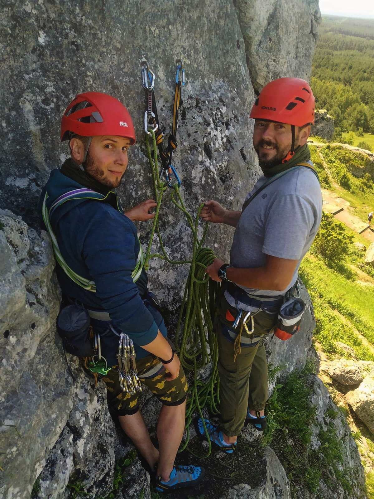 Kurs wspinaczki skałkowej – nauka asekuracji na drodze sportowej