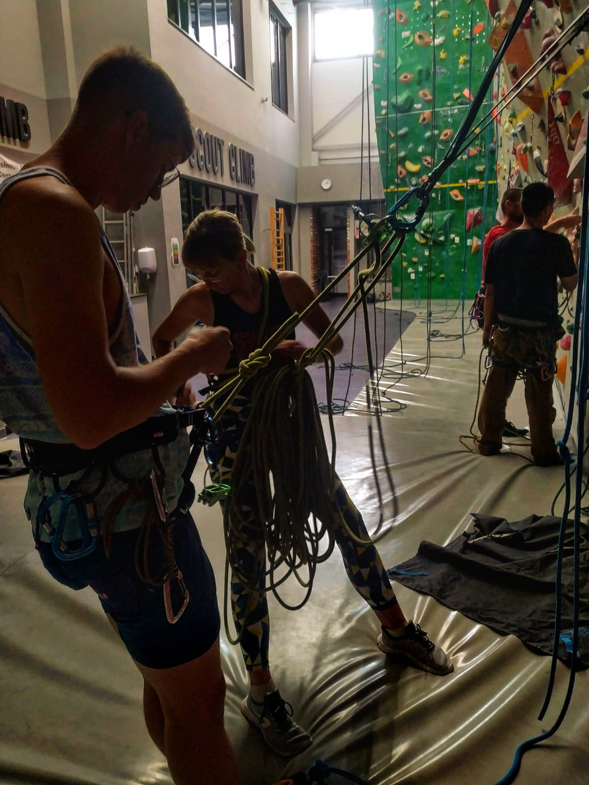 Obóz wspinaczkowy – wspinanie w naturalnych formacjach skalnych